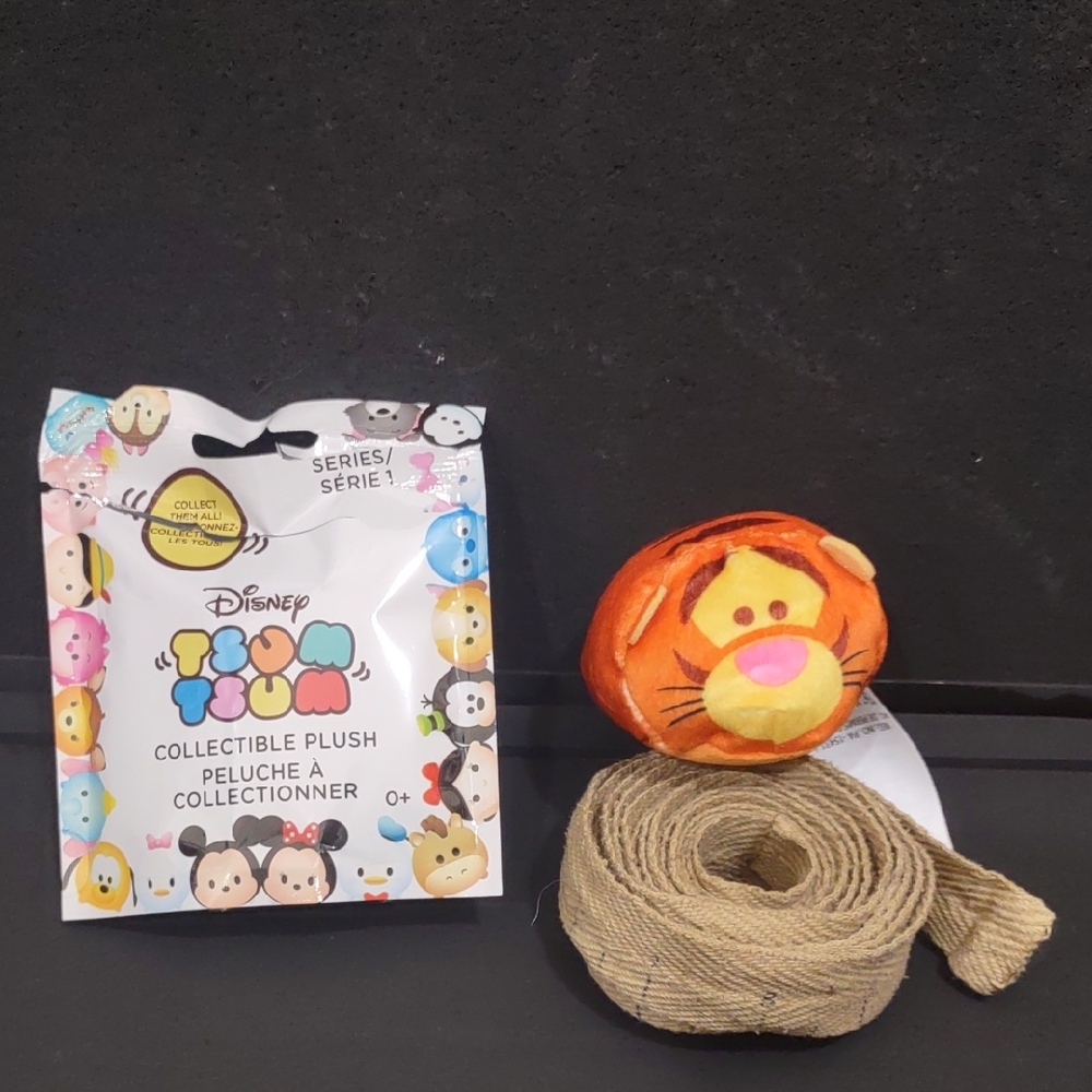 SLIGHTLY USED TSUM TSUM COLLECTIBLE PLUSH TIGGER SERIES 1 SIZE 3 INCH